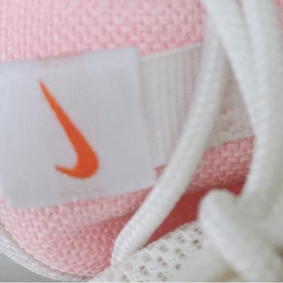 Nike Roshe One Y2K GS 'Prism Pink' Sz 7 Women 599729-613 2016 - Picture 5 of 8